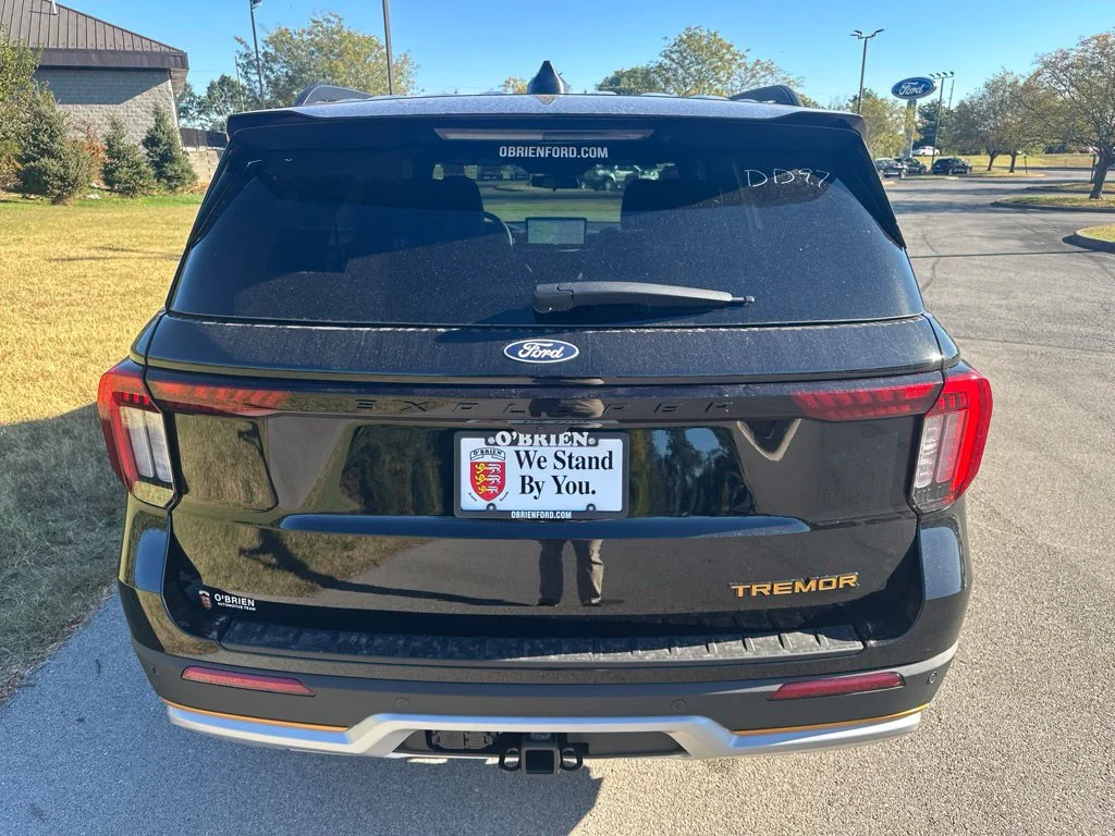 New 2027 Agate Black Metallic Ford Tremor® image 6