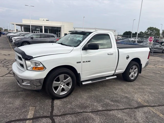 Used 2010 White Ram SLT image 3