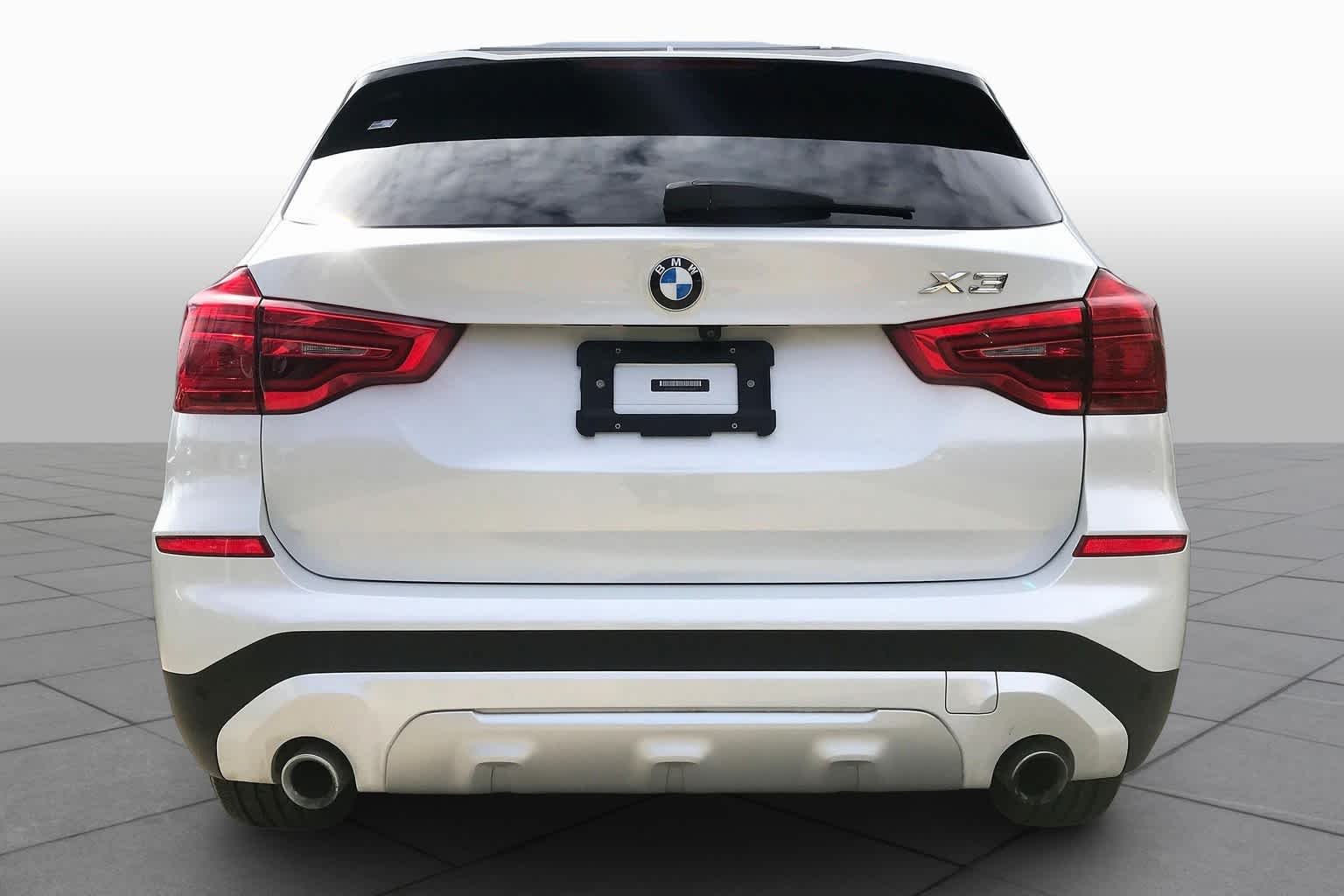 Used 2018 Mineral White Metallic BMW xDrive30i image 4