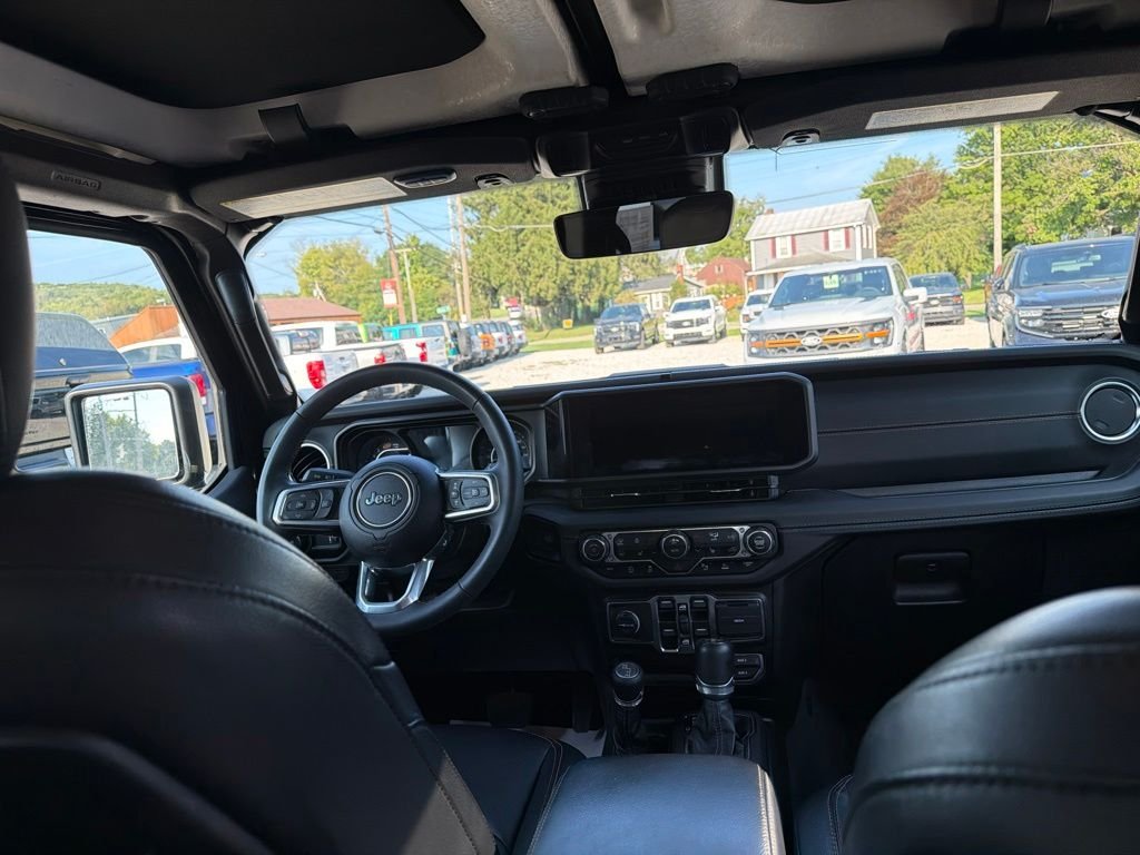 Used 2024 Black Jeep Sahara image 37
