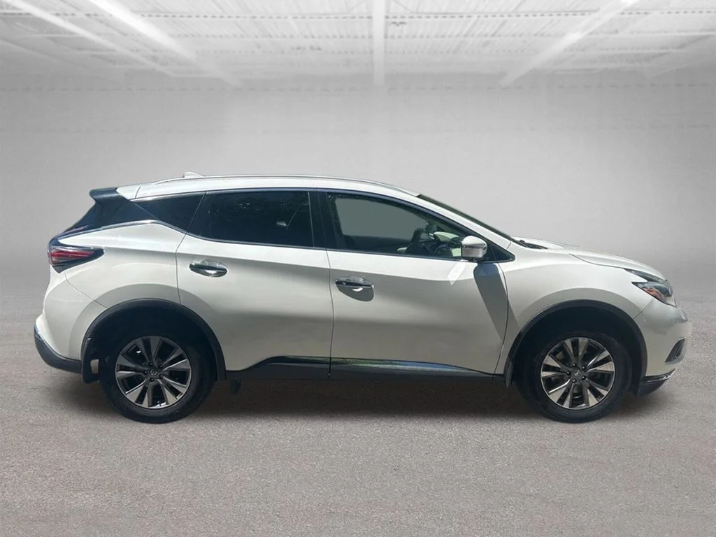 Used 2018 White Nissan SL image 7
