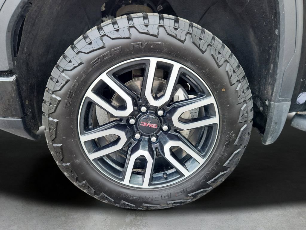 Used 2025 Onyx Black GMC AT4 image 17