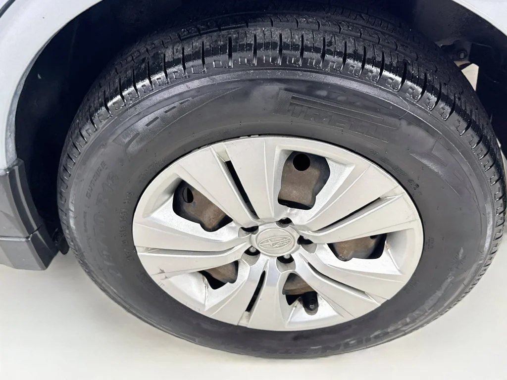 Used 2013 Silver Subaru 2.5i image 32