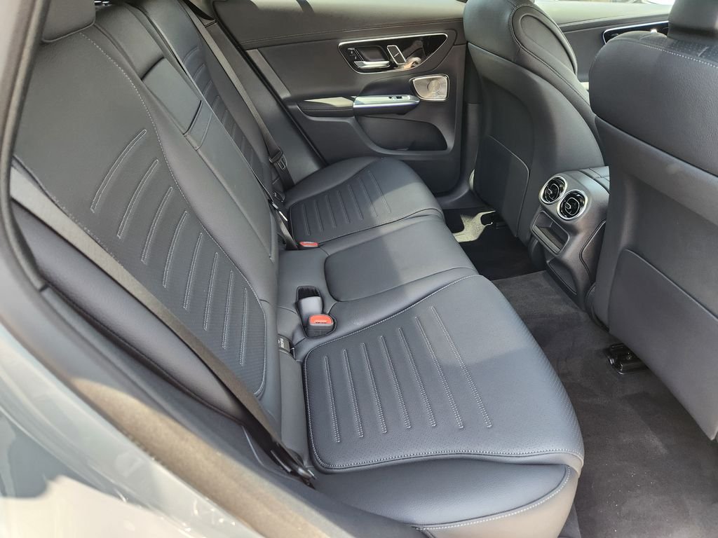 New 2026 MANUFAKTUR Alpine Grey Mercedes-Benz GLC 300 4MATIC® image 18