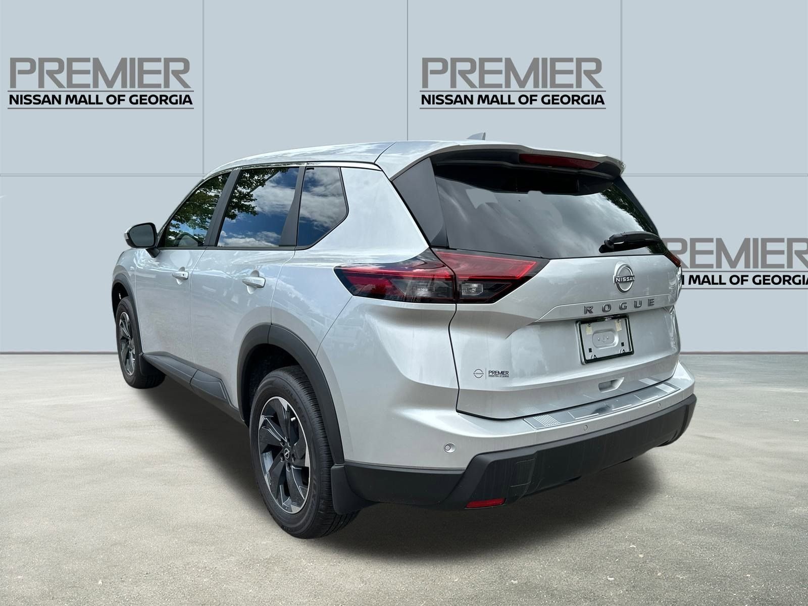 2025 Nissan Rogue SV - Photo 8