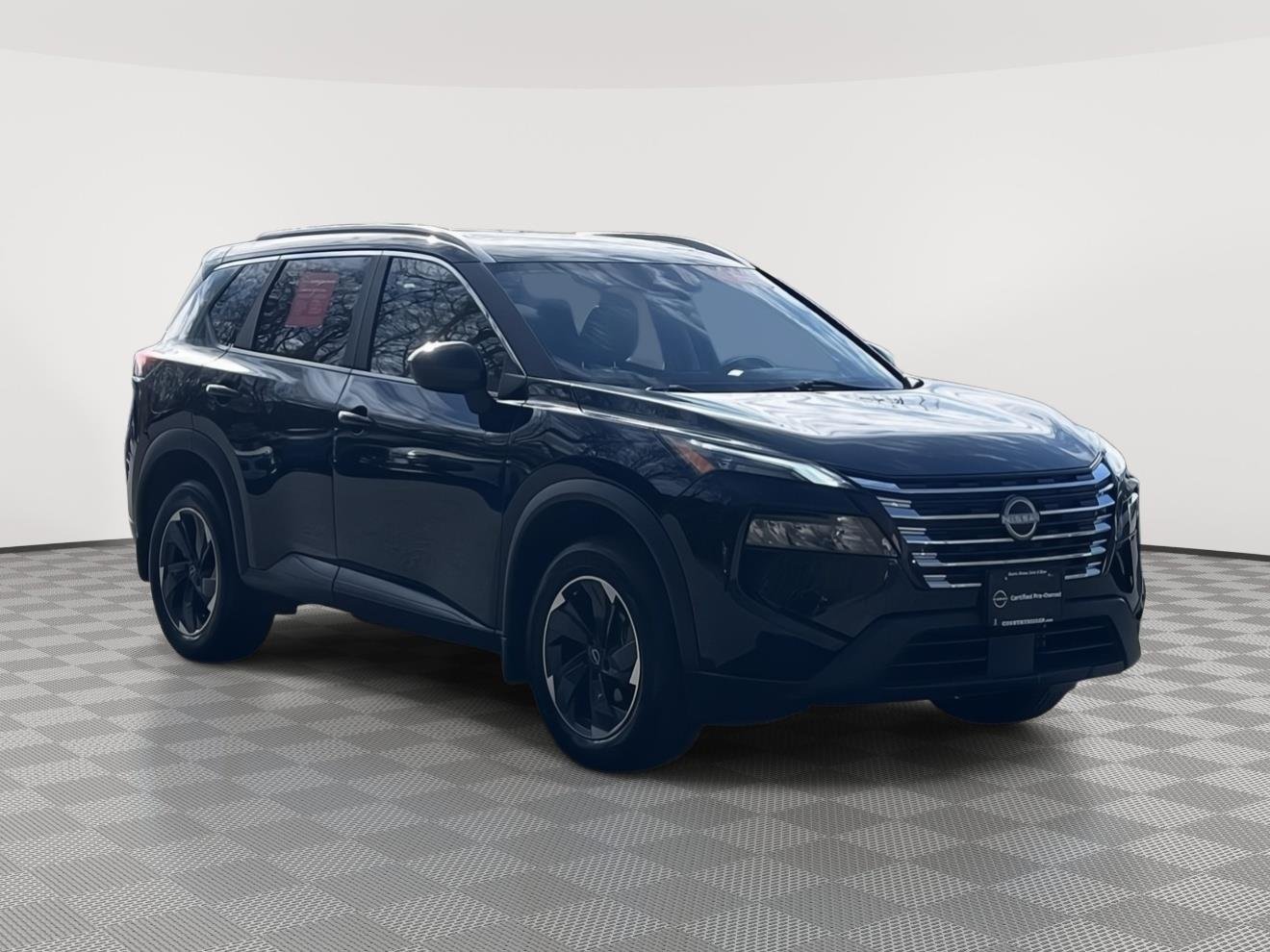 Used 2024 Super Black Nissan SV image 3