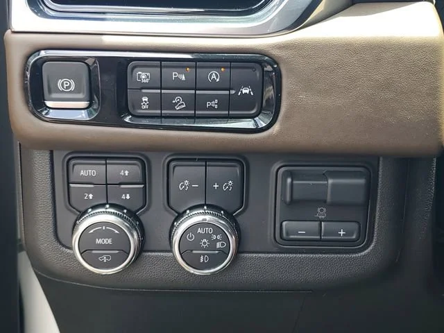 Used 2025 White Frost Tricoat GMC Denali Ultimate image 21