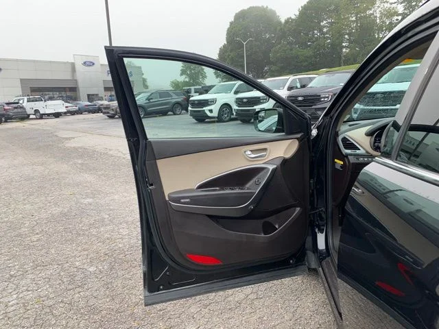 Used 2017 Black Hyundai 2.4 Base image 20
