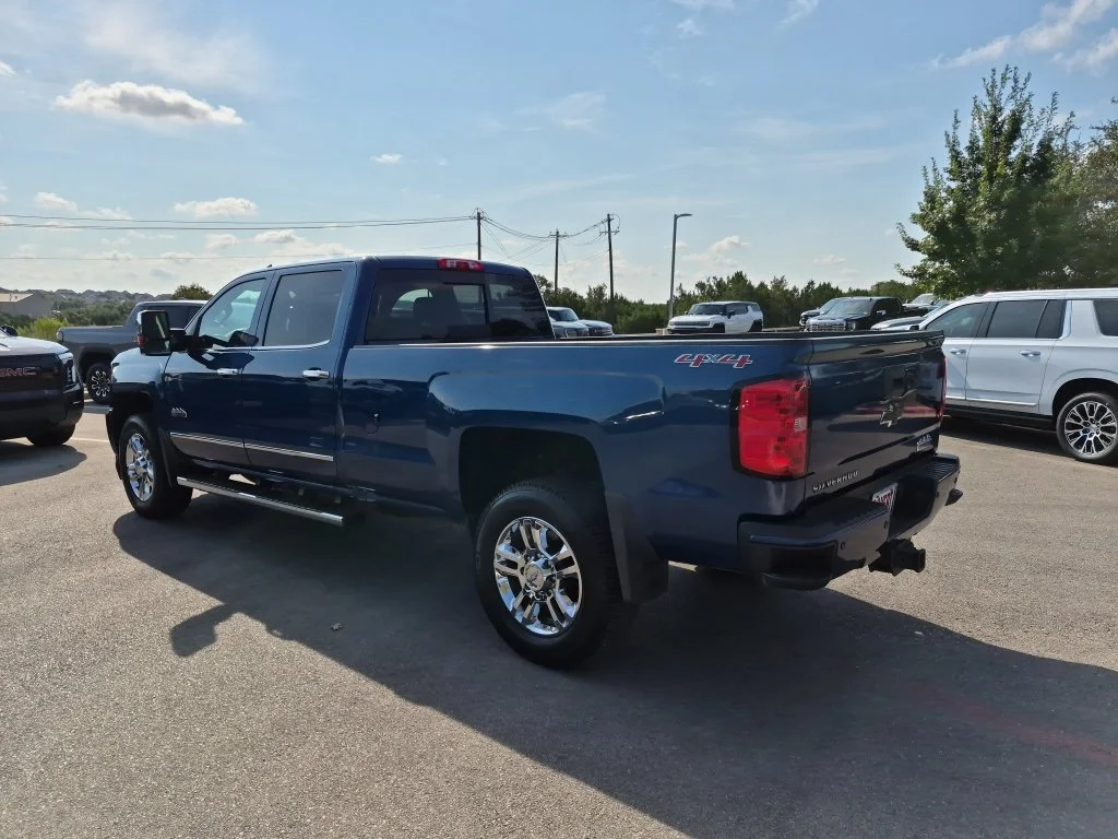 Used 2016 DEEP OCEAN BLUE METALLIC Chevrolet High Country image 7