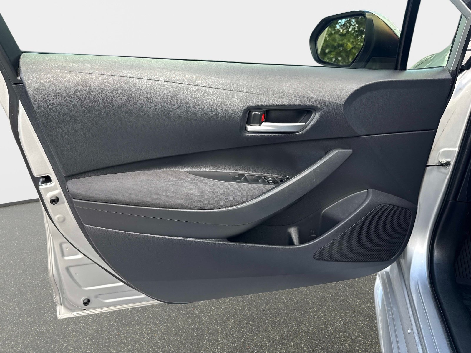 Used 2020 Classic Silver Metallic Toyota LE image 15