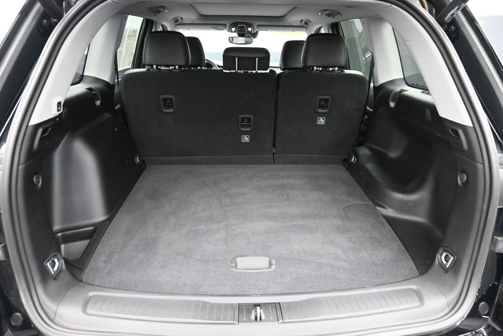 Used 2023 Black Jeep Limited image 12