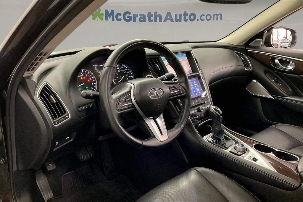 Used 2018 Black INFINITI 3.0t LUXE image 17
