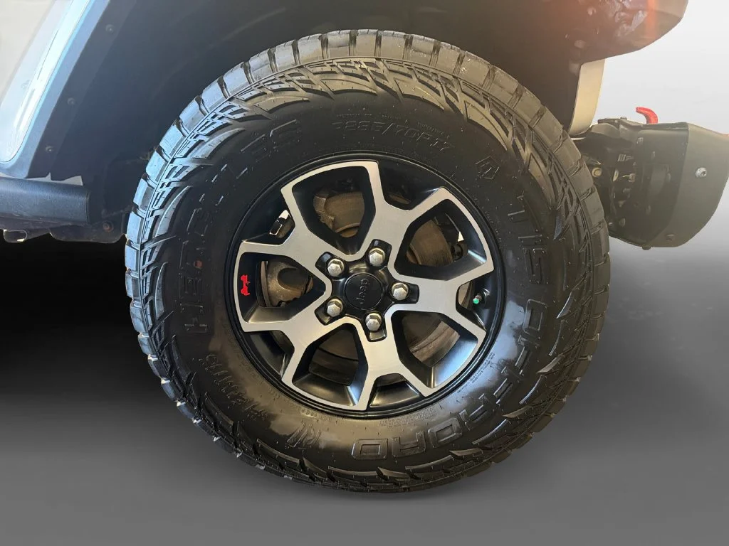 Used 2020 White Jeep Unlimited Rubicon image 9