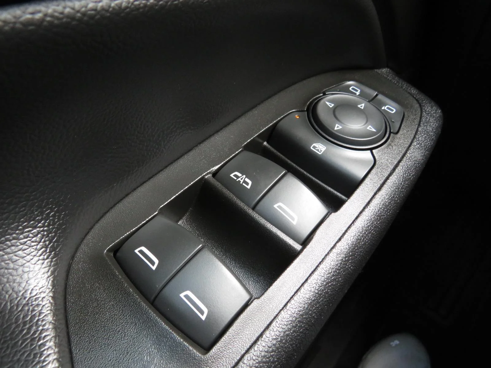 Used 2022 Silver Ice Metallic Chevrolet LT image 30