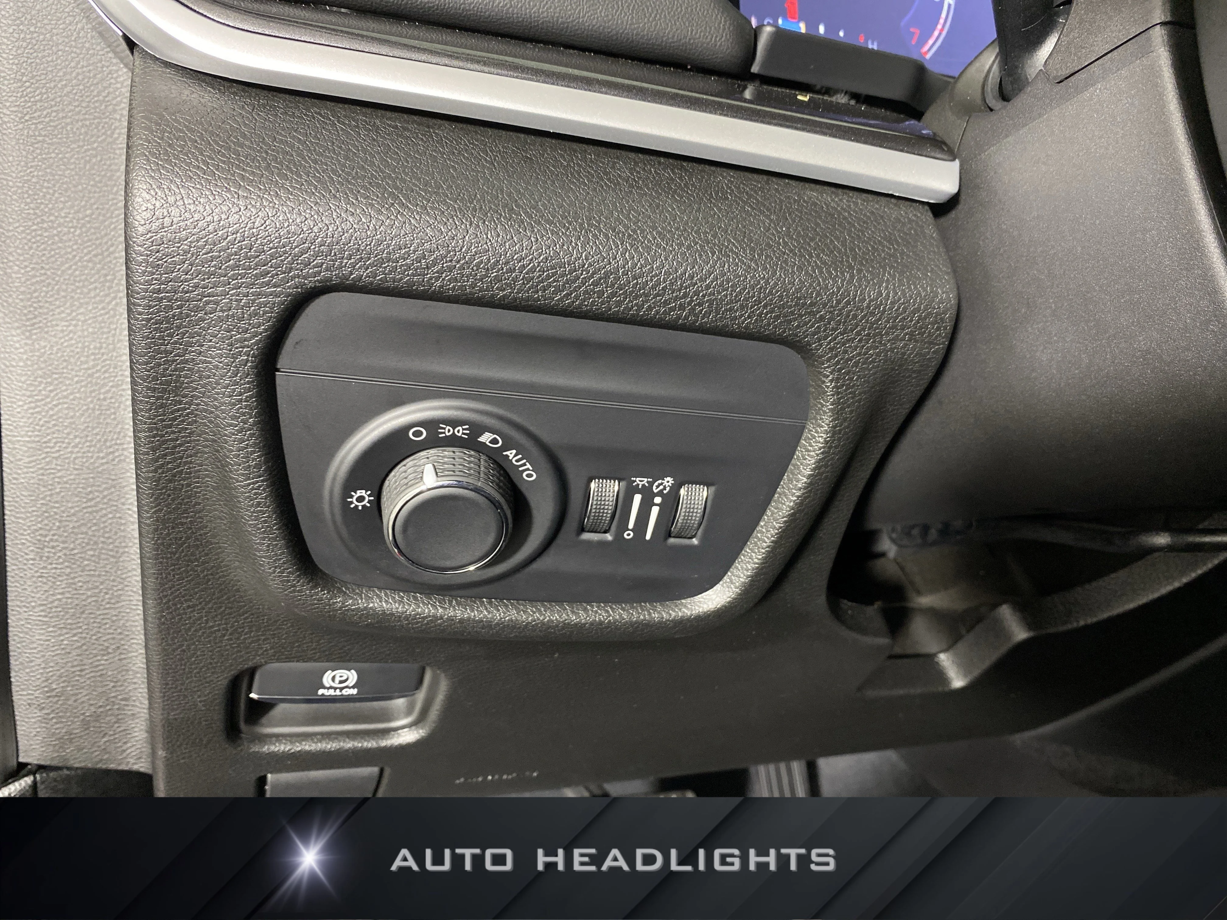 Used 2023 Velvet Red Pearlcoat Jeep Altitude image 25