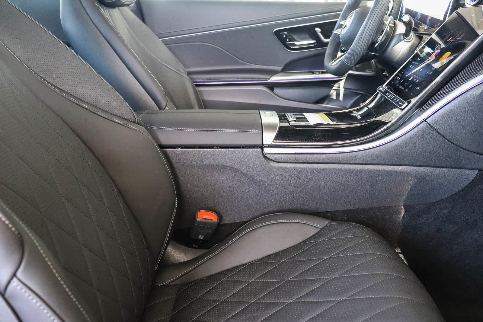 New 2027 MANUFAKTUR exclusive graphite grey magno Mercedes-Benz AMG® CLE 53 image 21