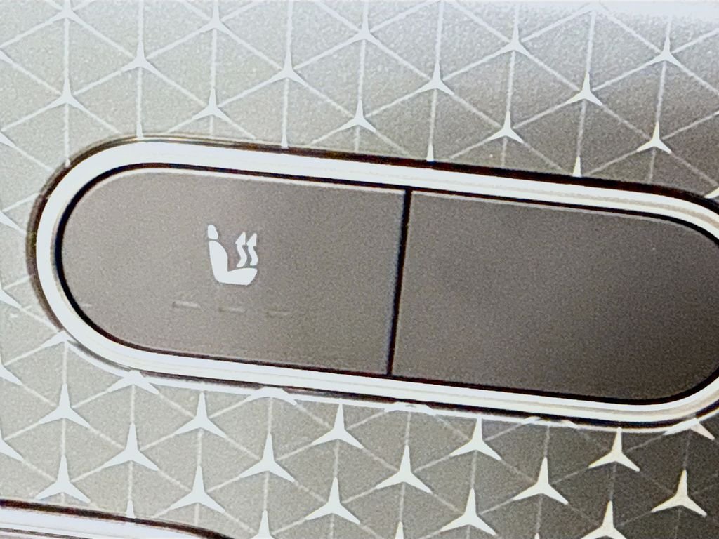 Used 2025 Black Mercedes-Benz GLB 250 image 20