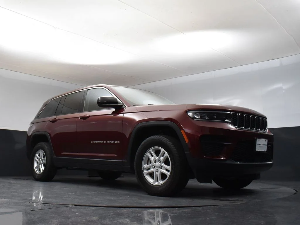 Used 2024 Red Jeep Laredo image 48