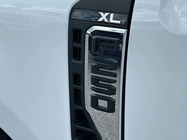 New 2026 Oxford White Ford XL image 17