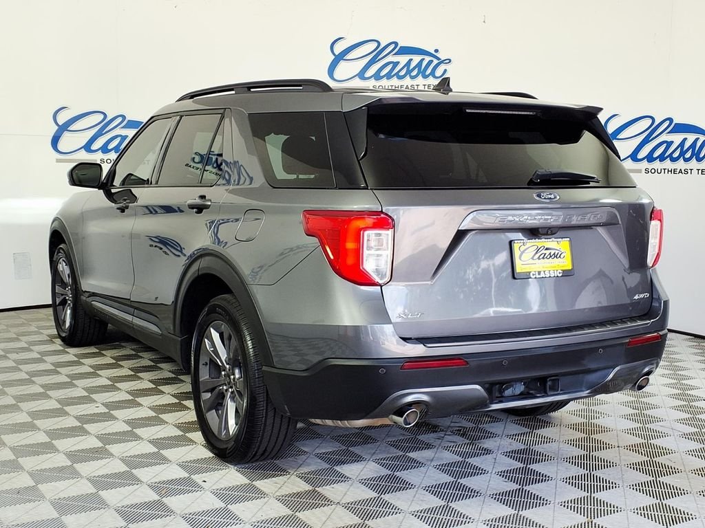 Used 2023 Gray Ford XLT image 2
