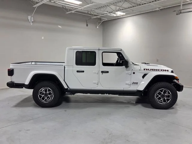 New 2026 Bright White Clear-Coat Exterior Paint Jeep Rubicon X image 12