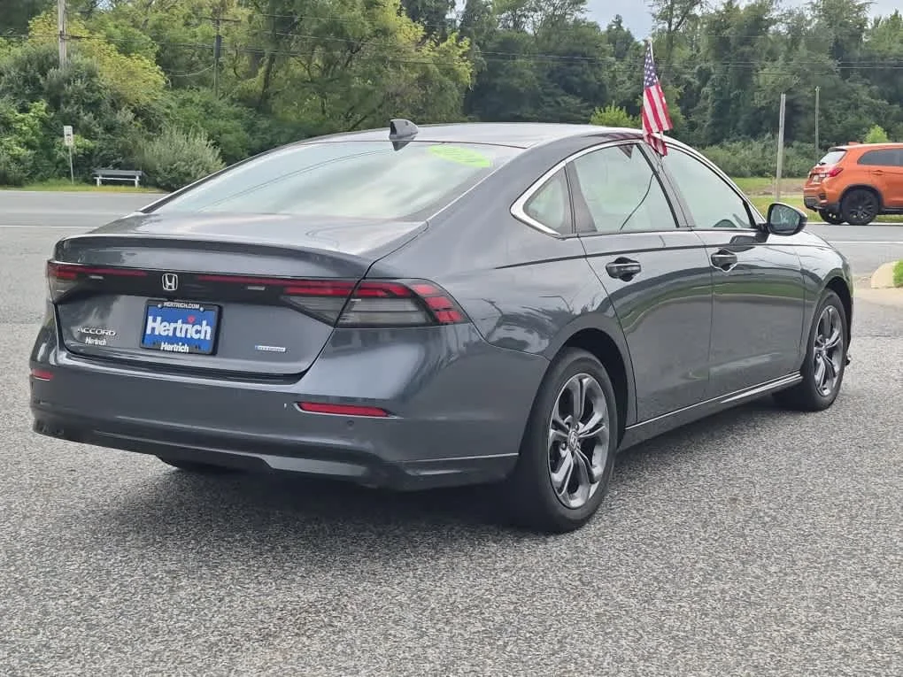 Certified Used 2024 Meteorite Gray Metallic Honda EX-L image 3