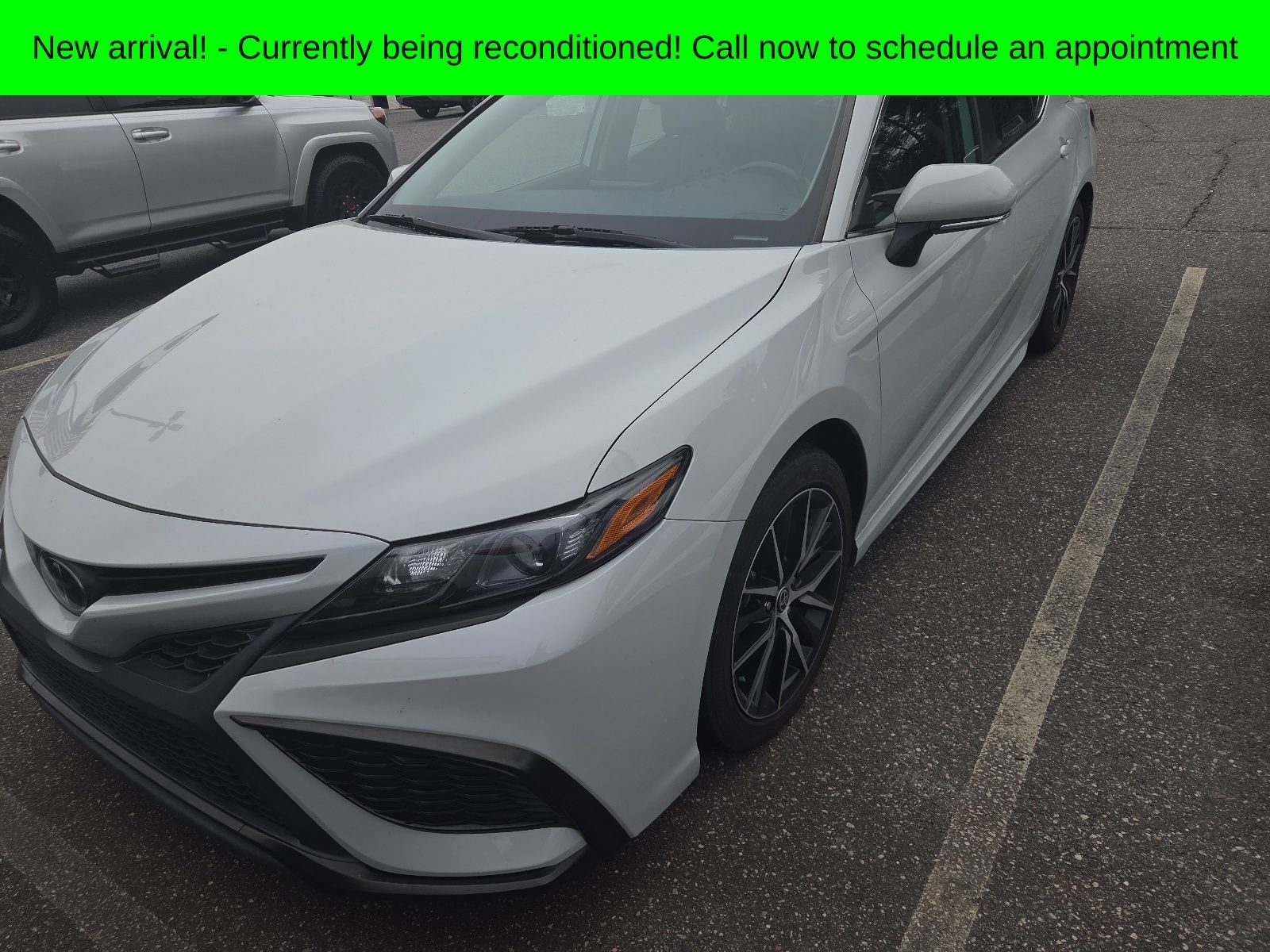2023 Toyota Camry SE's photo