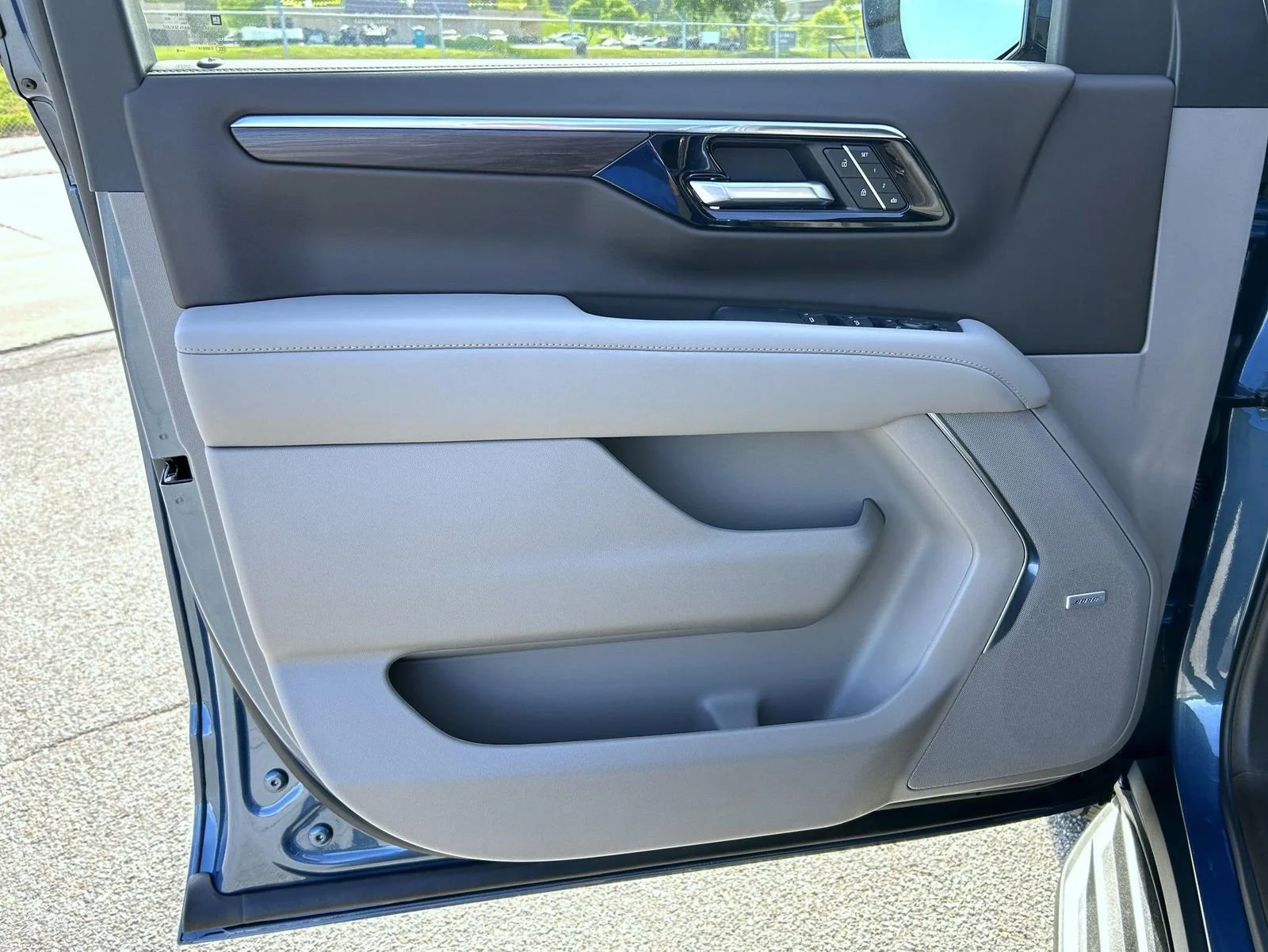New 2026 Lakeshore Blue Metallic Chevrolet LT image 9