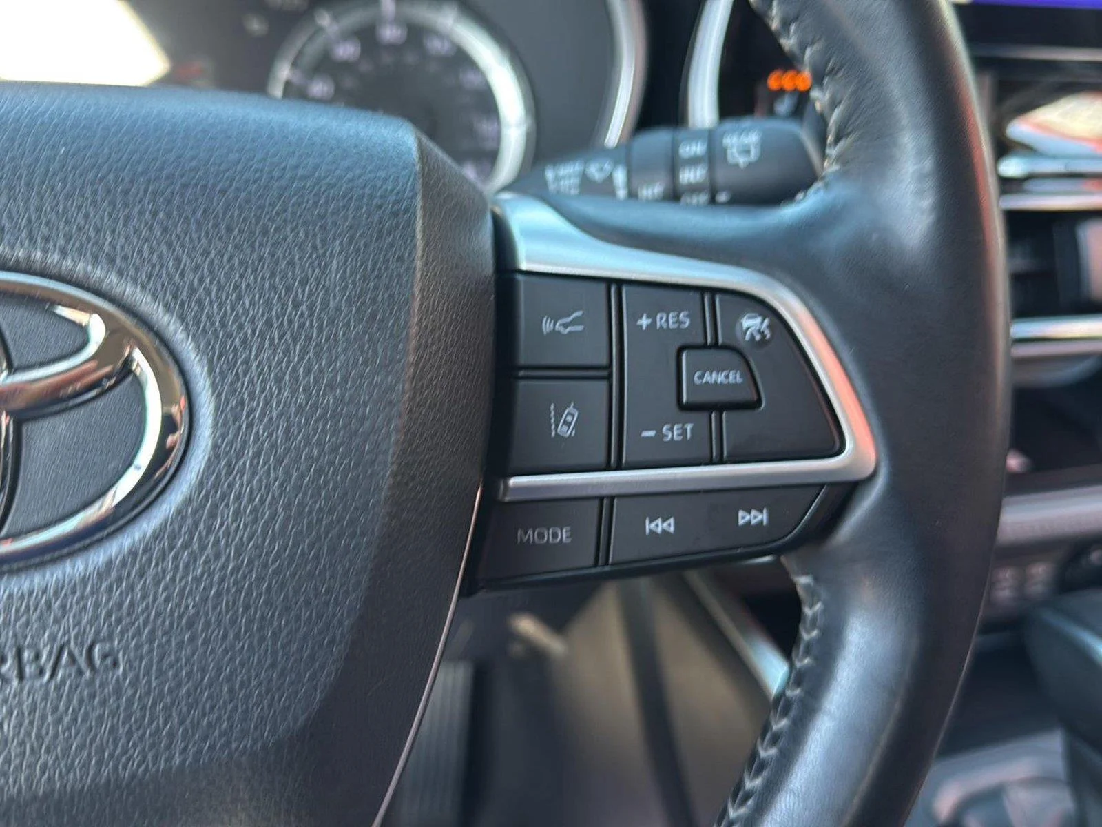 Used 2023 Celestial Silver Metallic Toyota XLE image 23