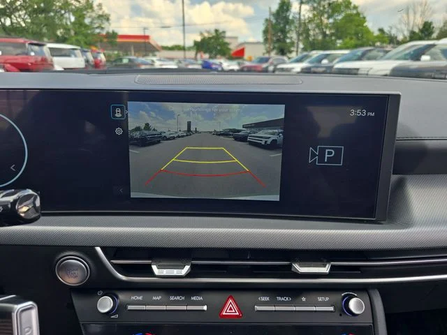 Used 2024 Silver Hyundai SEL image 17