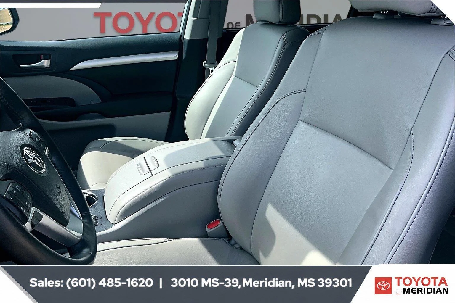 Used 2018 Celestial Silver Metallic Toyota XLE image 18