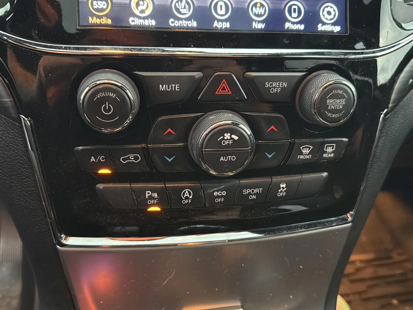 Used 2022 Sting-Gray Clearcoat Jeep Laredo X image 19