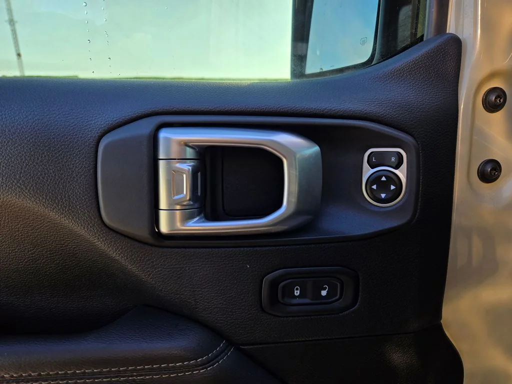 Used 2020 Beige Jeep Overland image 13