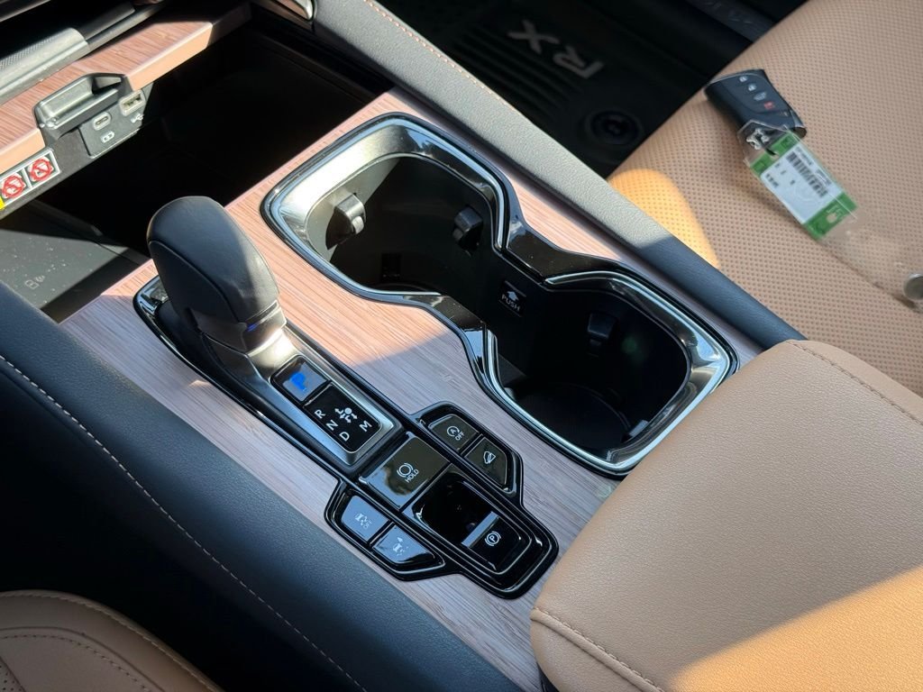 2025 Lexus RX 350 - Photo 33