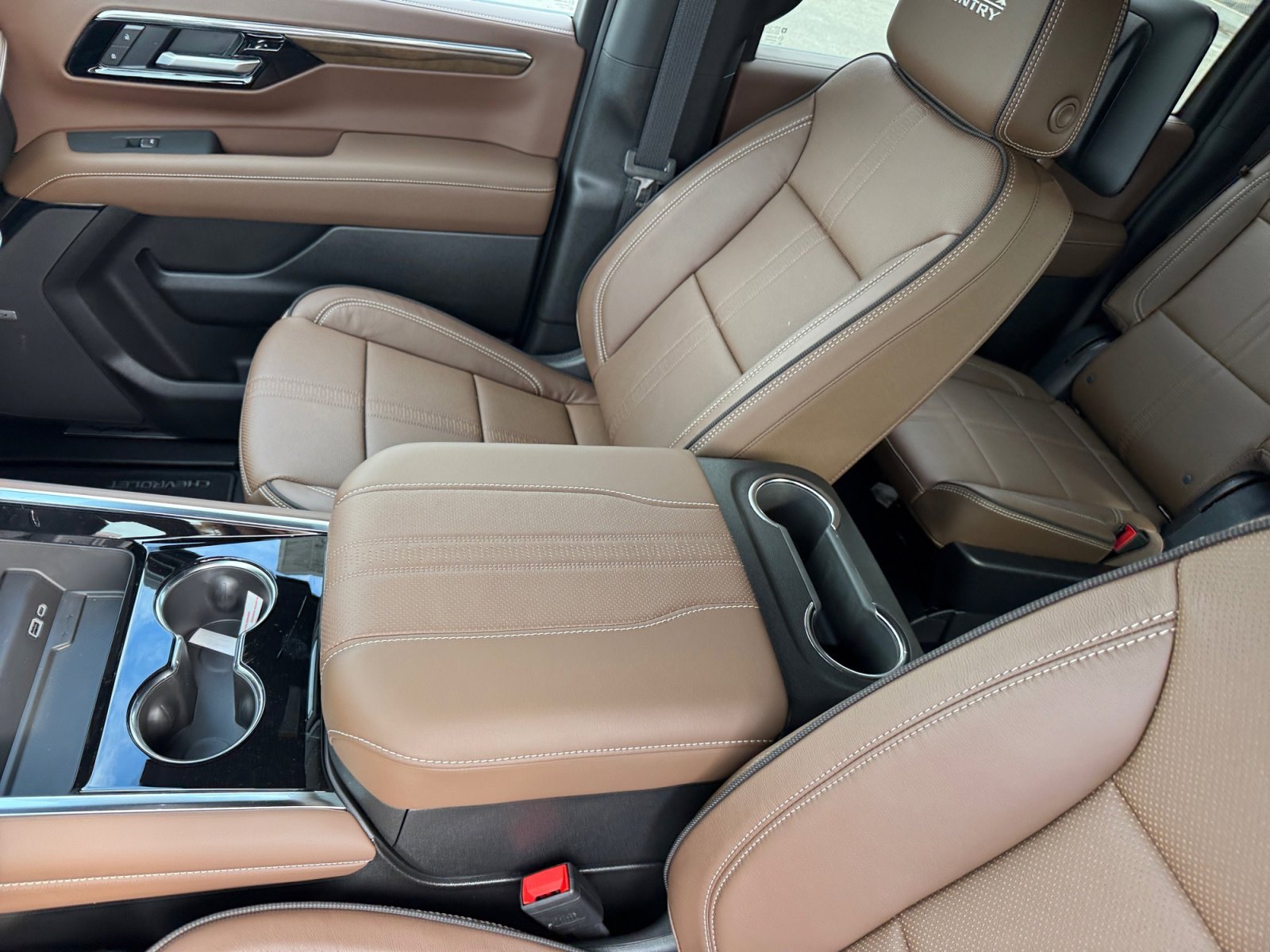 2026 Chevrolet Suburban High Country - Photo 14