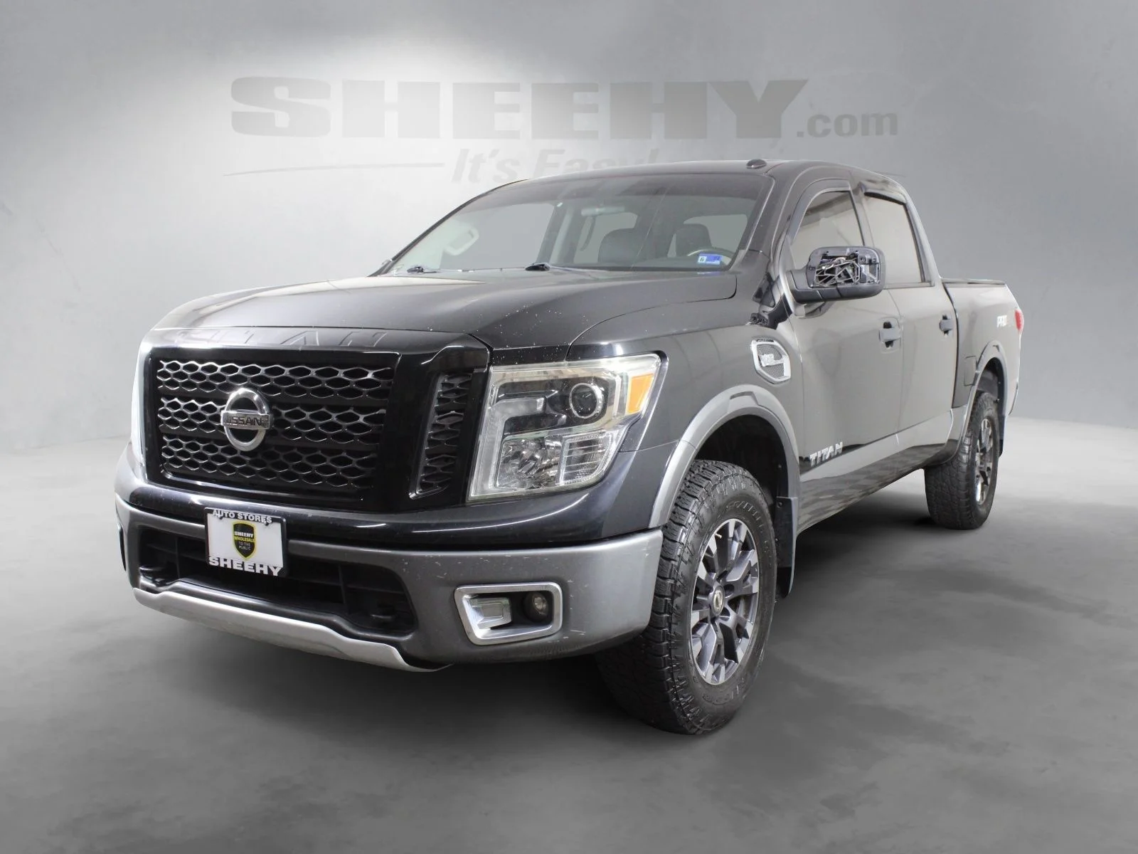 Used 2017 Black Nissan PRO-4X image 15