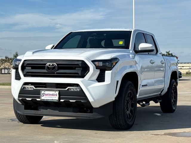 Used 2024 White Toyota SR5 image 3