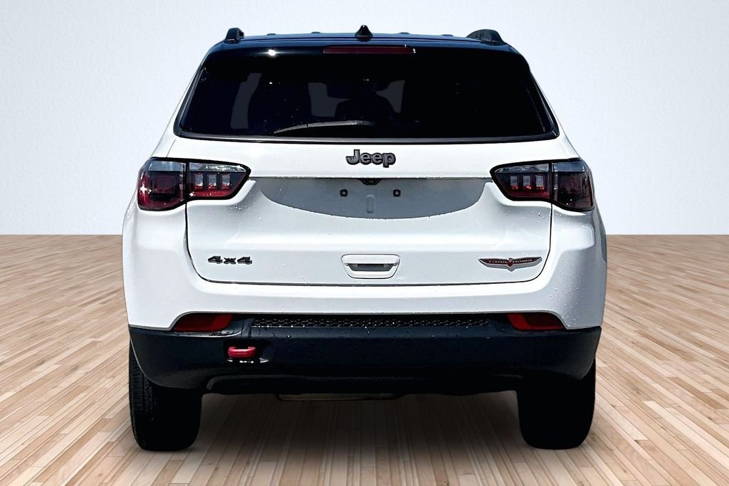 Used 2020 White Jeep Trailhawk image 4