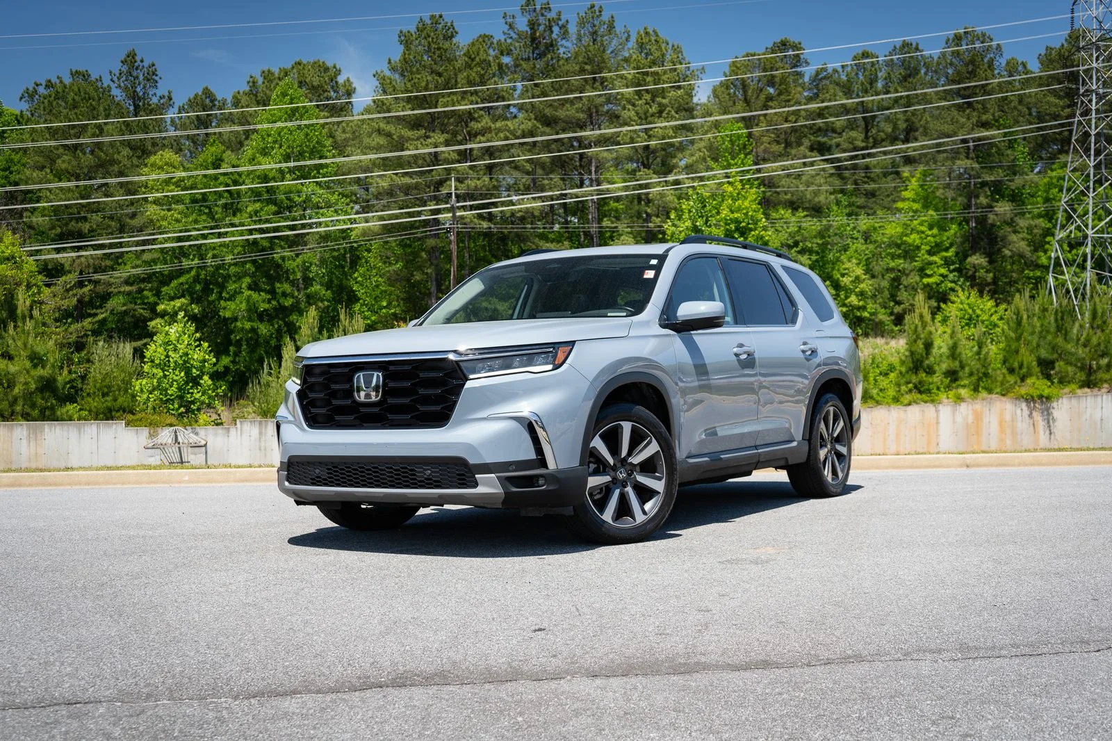 Used 2024  Honda Touring image 1