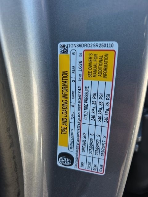 Used 2025 Gray Chevrolet Z71 image 36