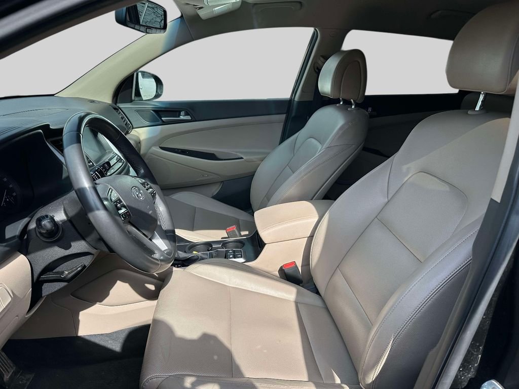 Used 2018 Black Hyundai SEL Plus image 11