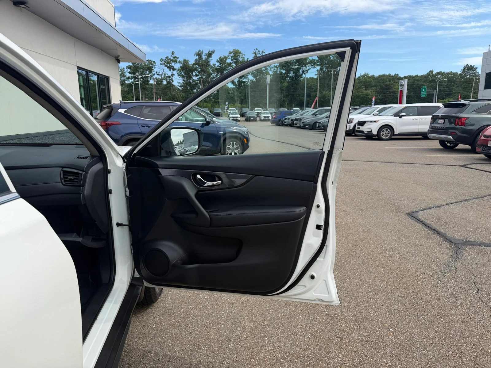 Used 2018 Pearl White Nissan SV image 30