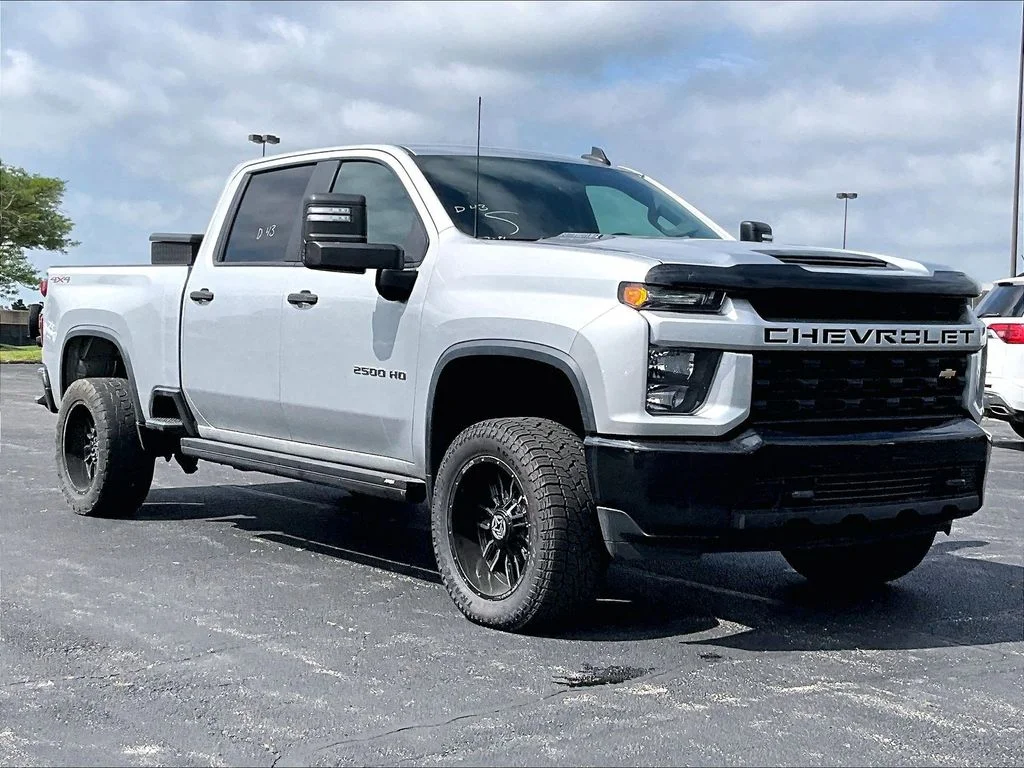 Used 2021 Silver Chevrolet Custom image 2