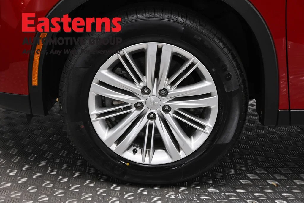 Used 2024 Red Mitsubishi ES image 32