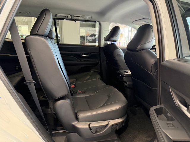 Certified Used 2026 WIND CHILL PEARL Toyota  image 61