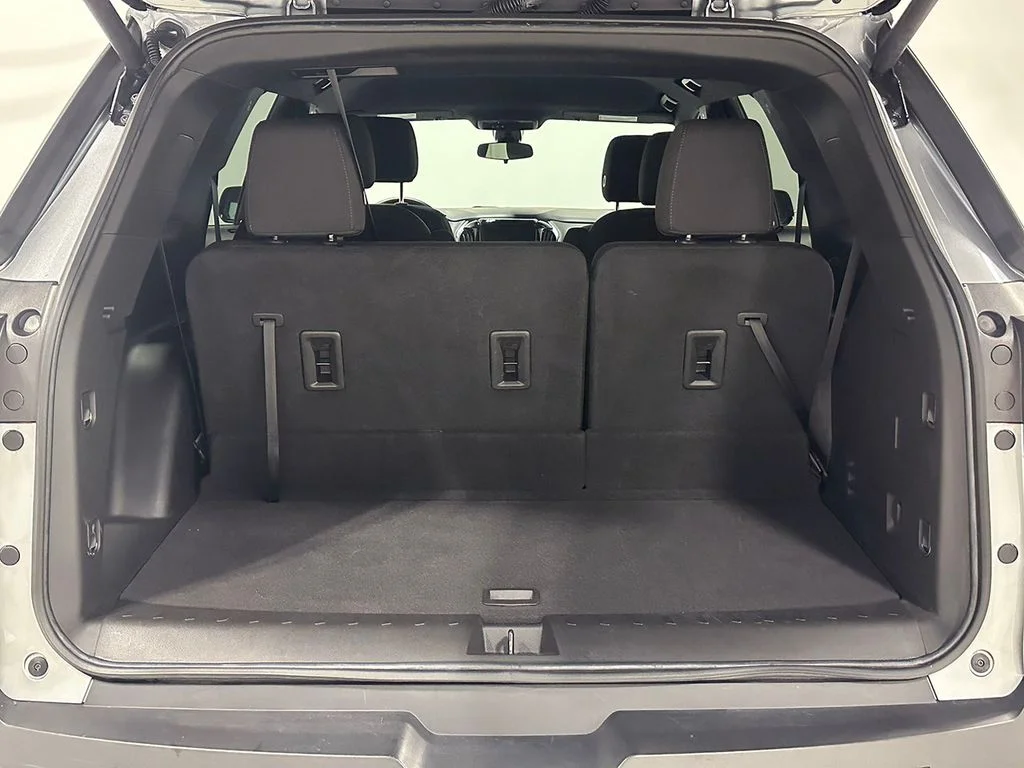 Used 2023 Gray Chevrolet LT image 5