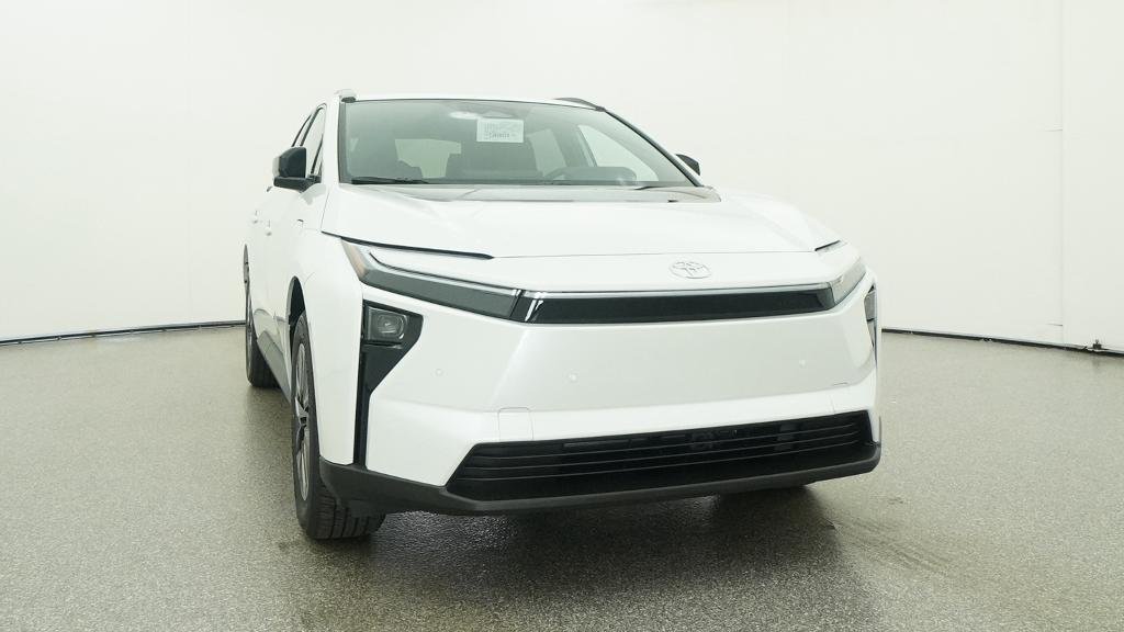 New 2026 Wind Chill Pearl Toyota XLE image 35