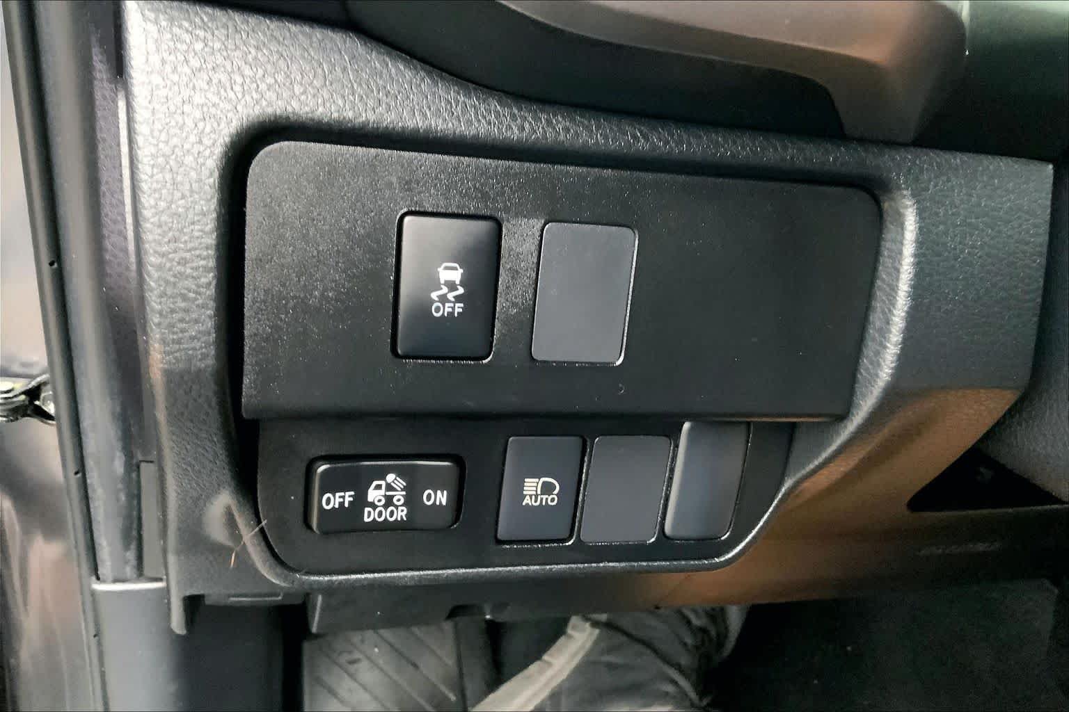 Used 2022 Magnetic Gray Metallic Toyota SR5 image 32