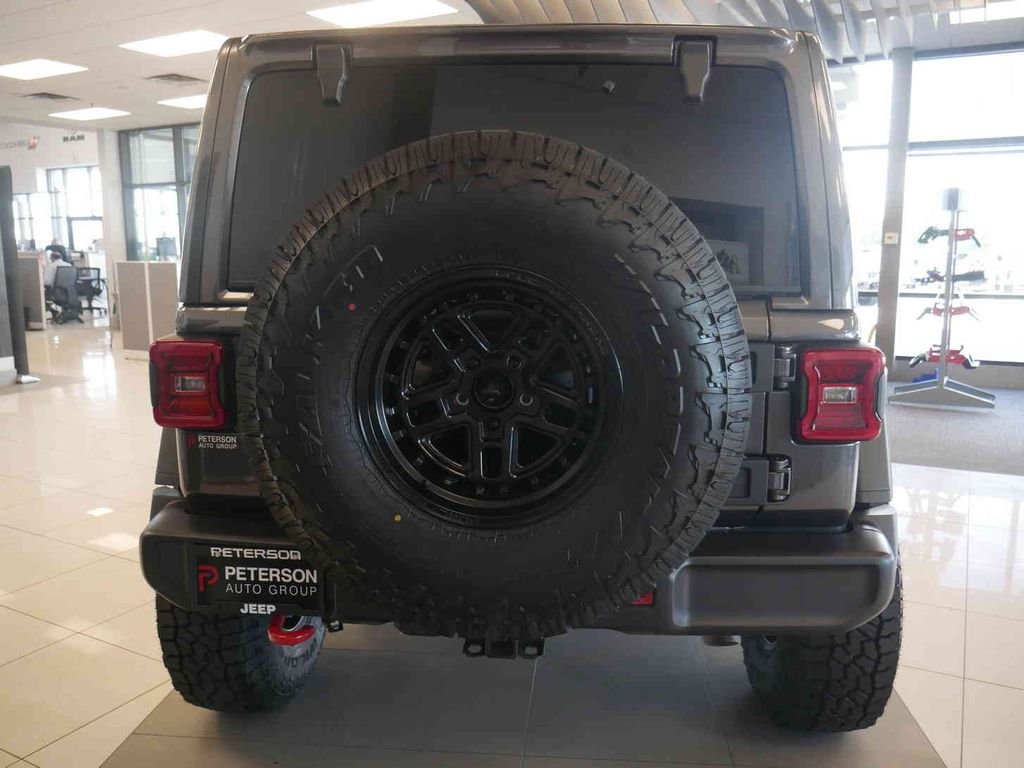 New 2026 Granite Crystal Metallic Clearcoat Jeep Rubicon image 28