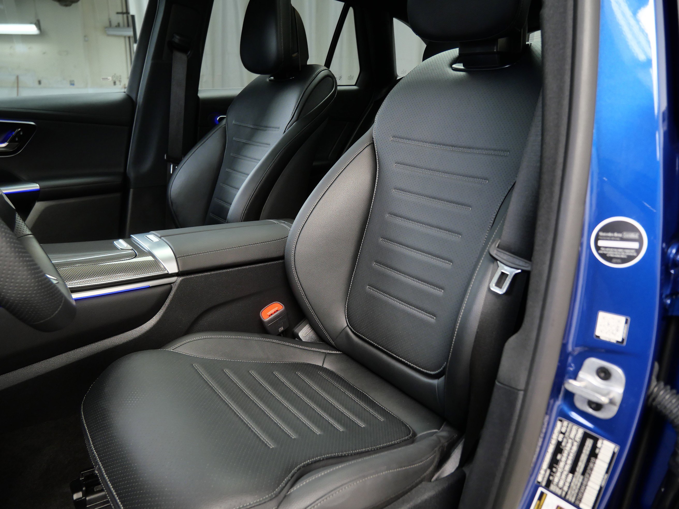 Used 2025 Starling Blue Metallic Mercedes-Benz GLC 300 image 3